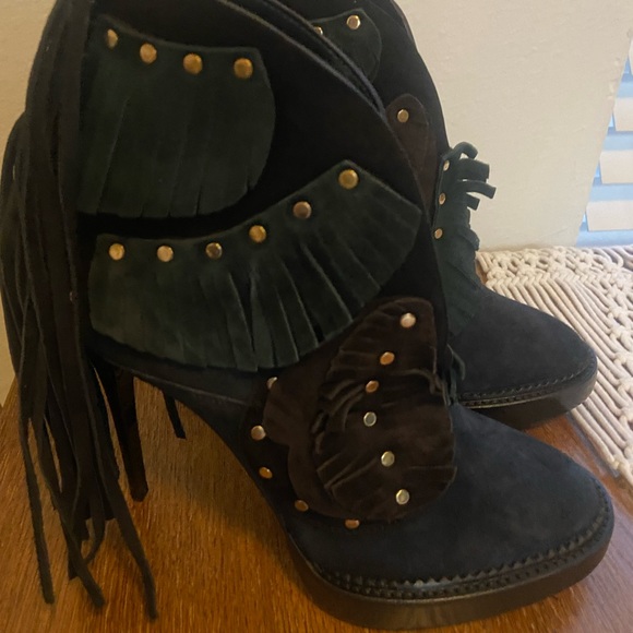 New Burberry Runway Suede Ponytail Ankle Bootie - Picture 2 of 9